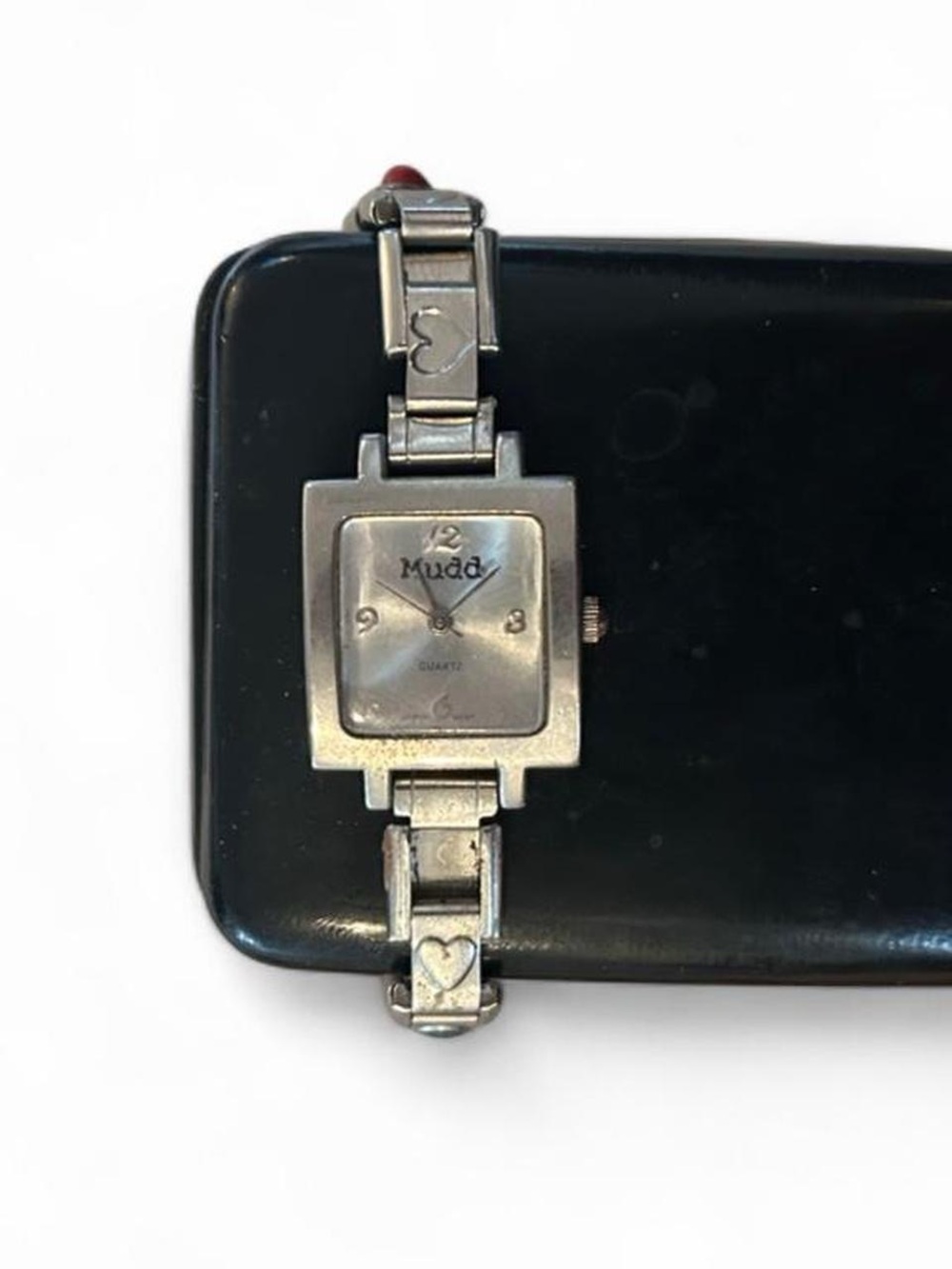 Vintage Y2K Mudd silver stretch watch with heart details